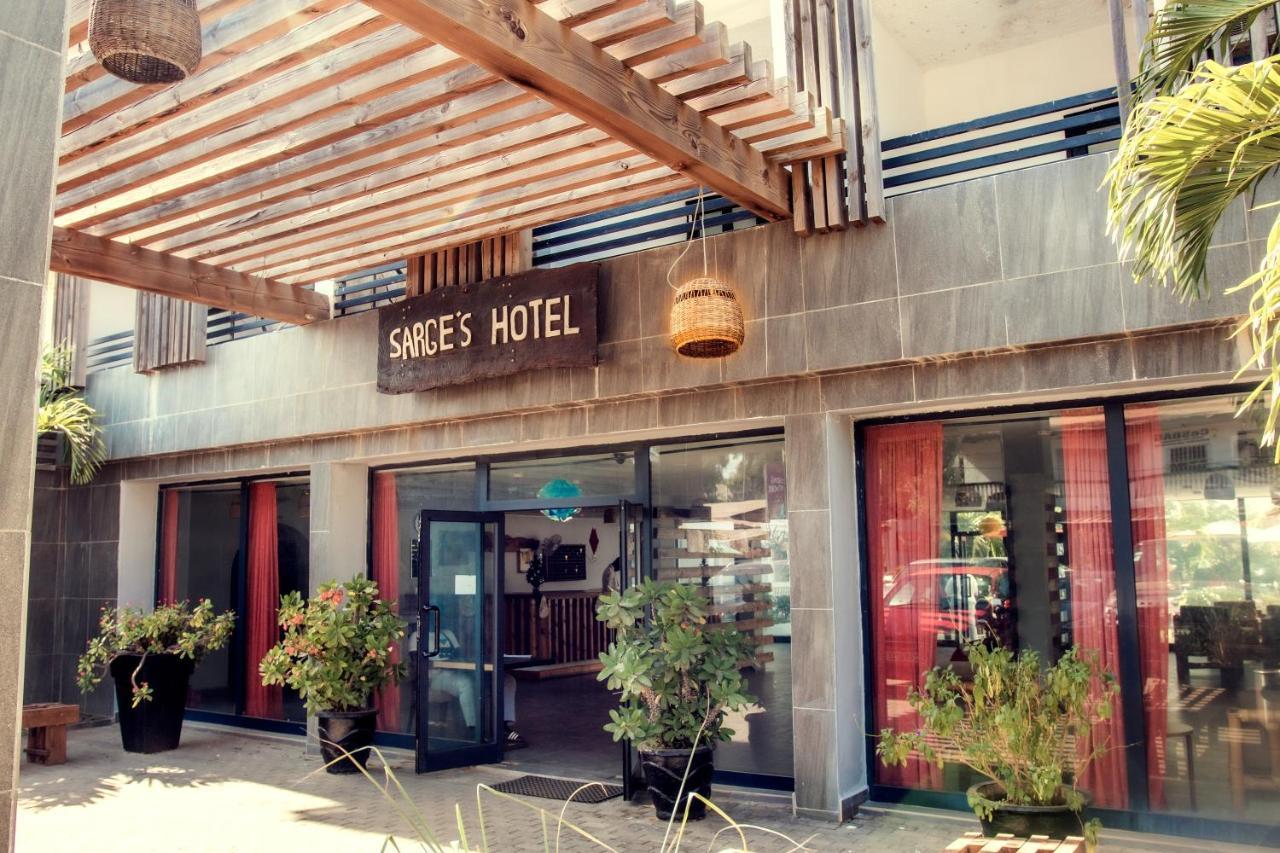 Sarges Hotel Serrekunda Eksteriør billede